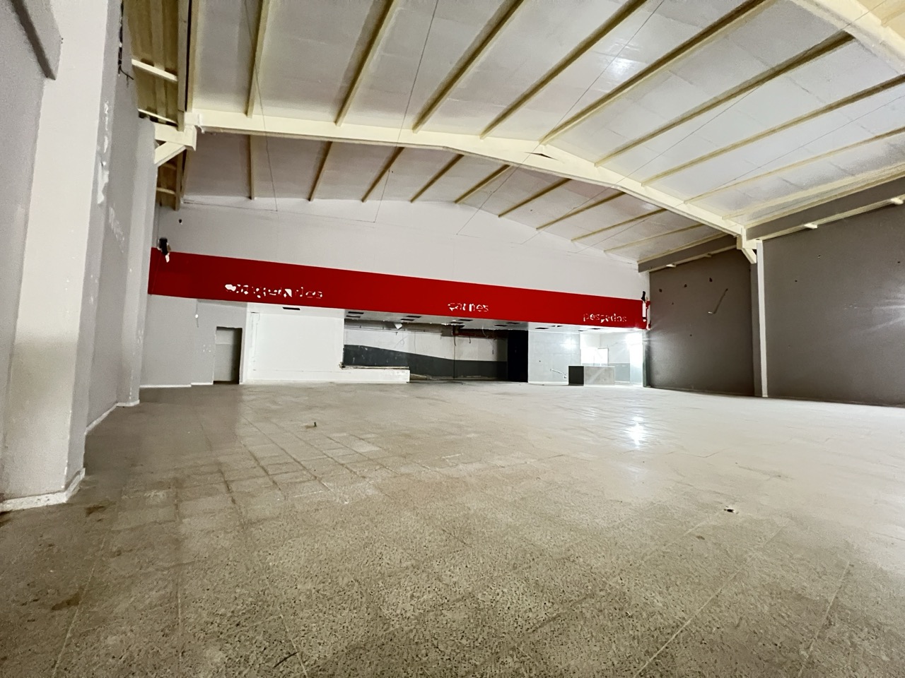 Bodega en la troncal