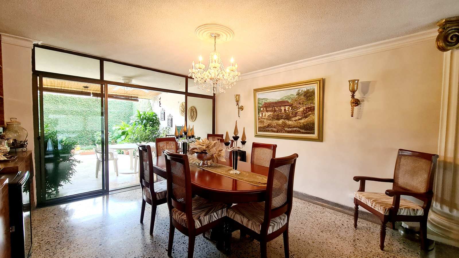 Casa en LA FORD